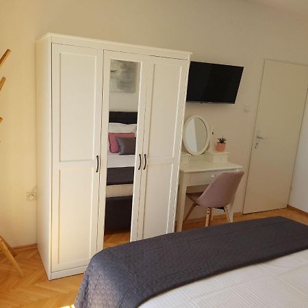 פודגורה Apartments Gaston מראה חיצוני תמונה