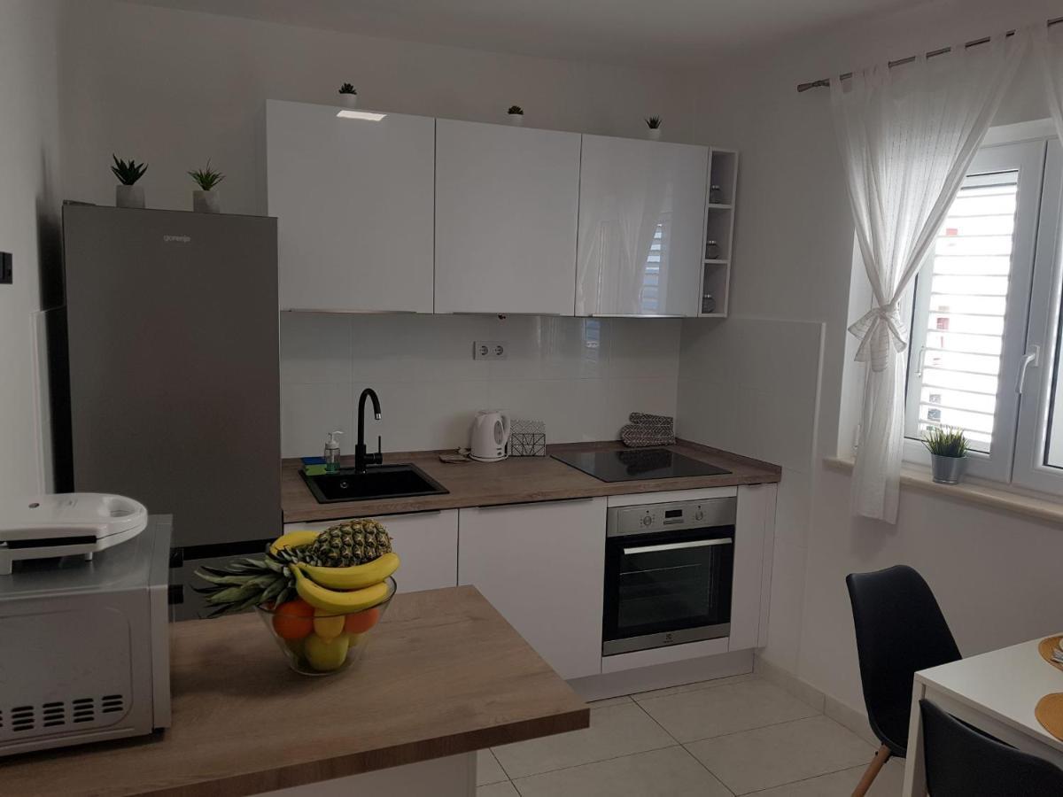 פודגורה Apartments Gaston מראה חיצוני תמונה