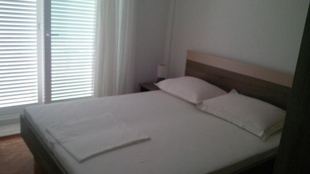 פודגורה Apartments Gaston מראה חיצוני תמונה