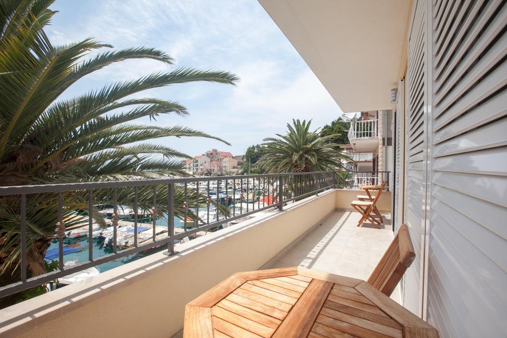פודגורה Apartments Gaston מראה חיצוני תמונה