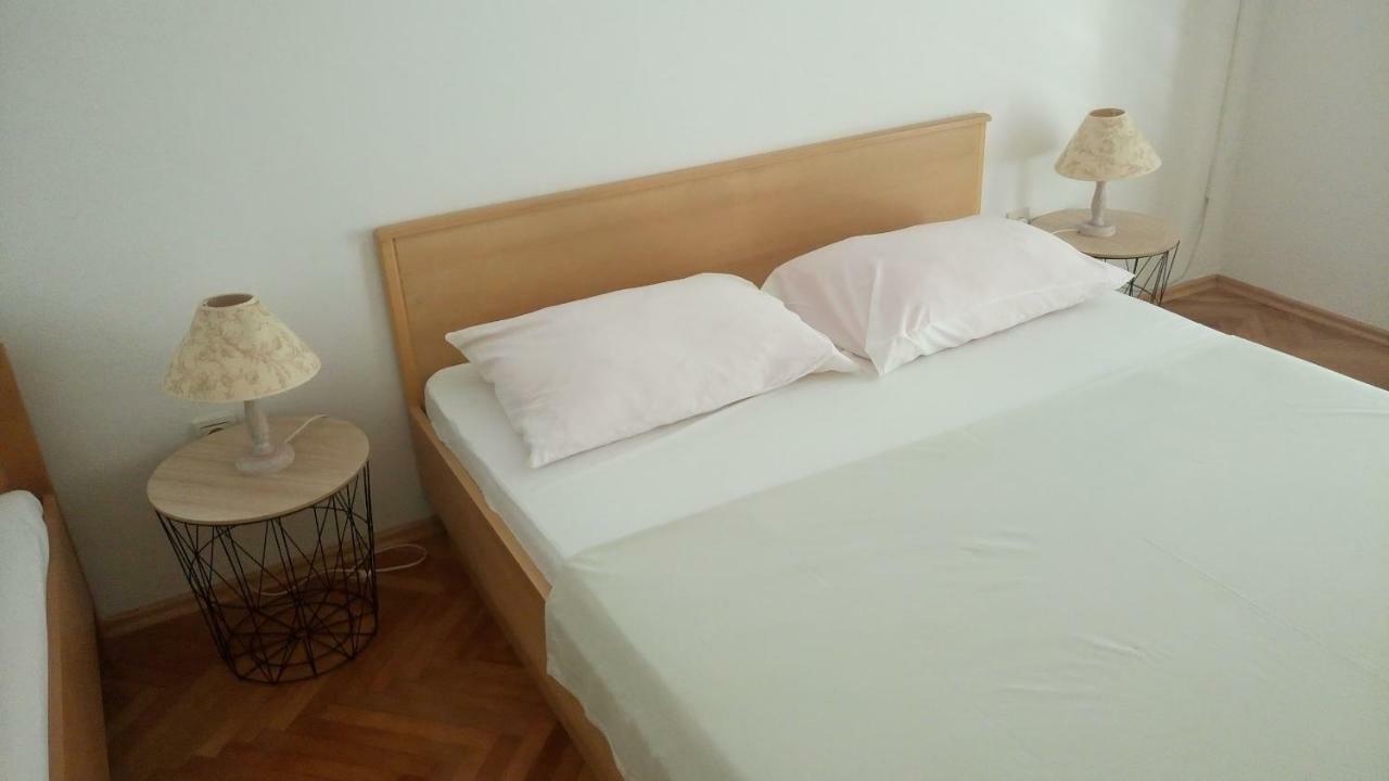 פודגורה Apartments Gaston מראה חיצוני תמונה